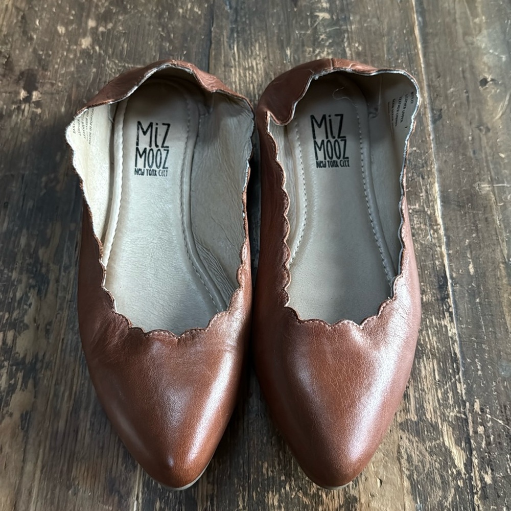 (Miz Mooz) Bailey scalloped ballet flats